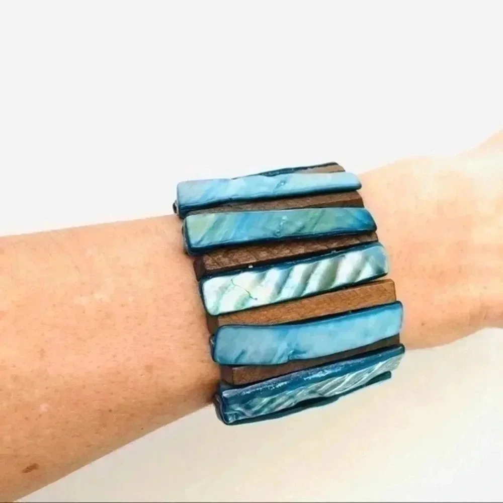 Fashion bracelet-blueish and wooden combo